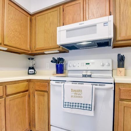 Sunny Condo - Private Ocean Isle Beach Access! 外观 照片