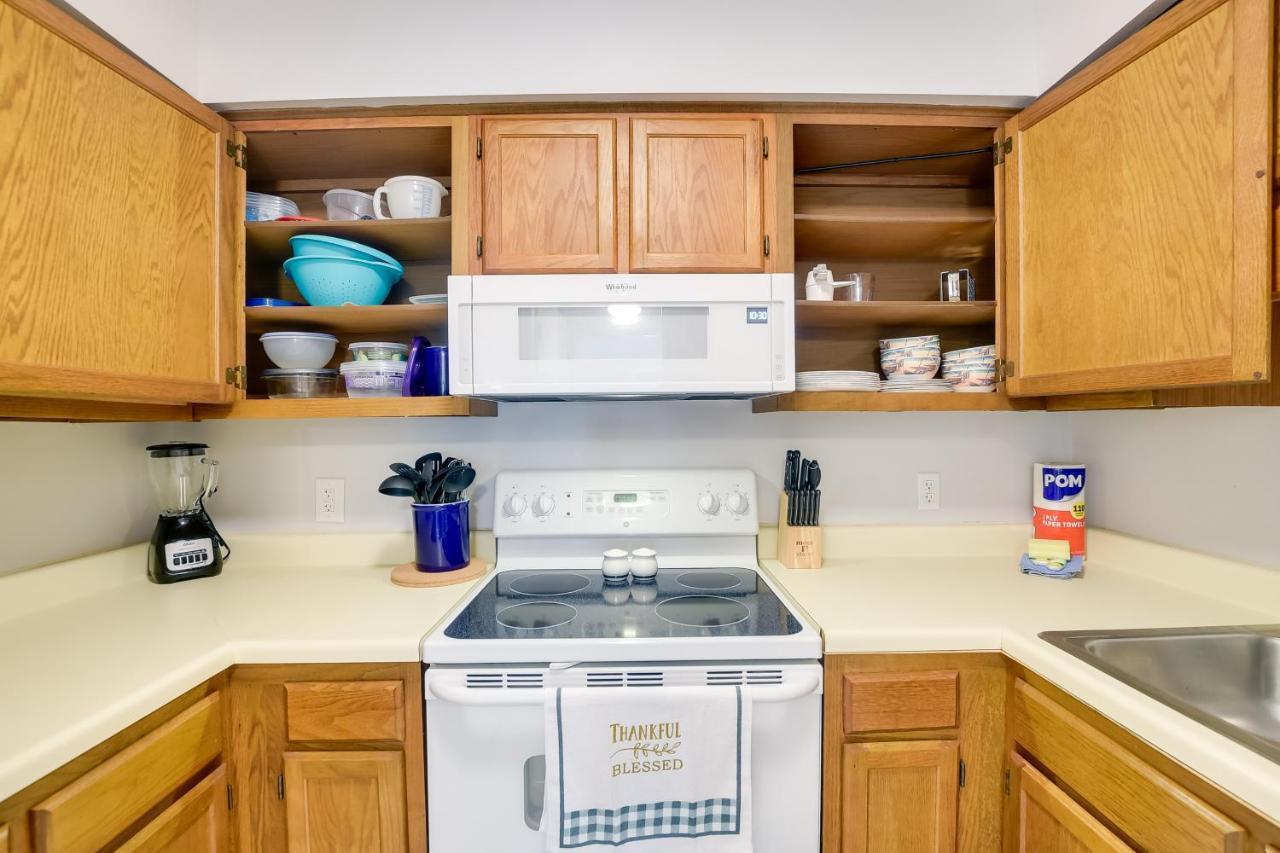 Sunny Condo - Private Ocean Isle Beach Access! 外观 照片