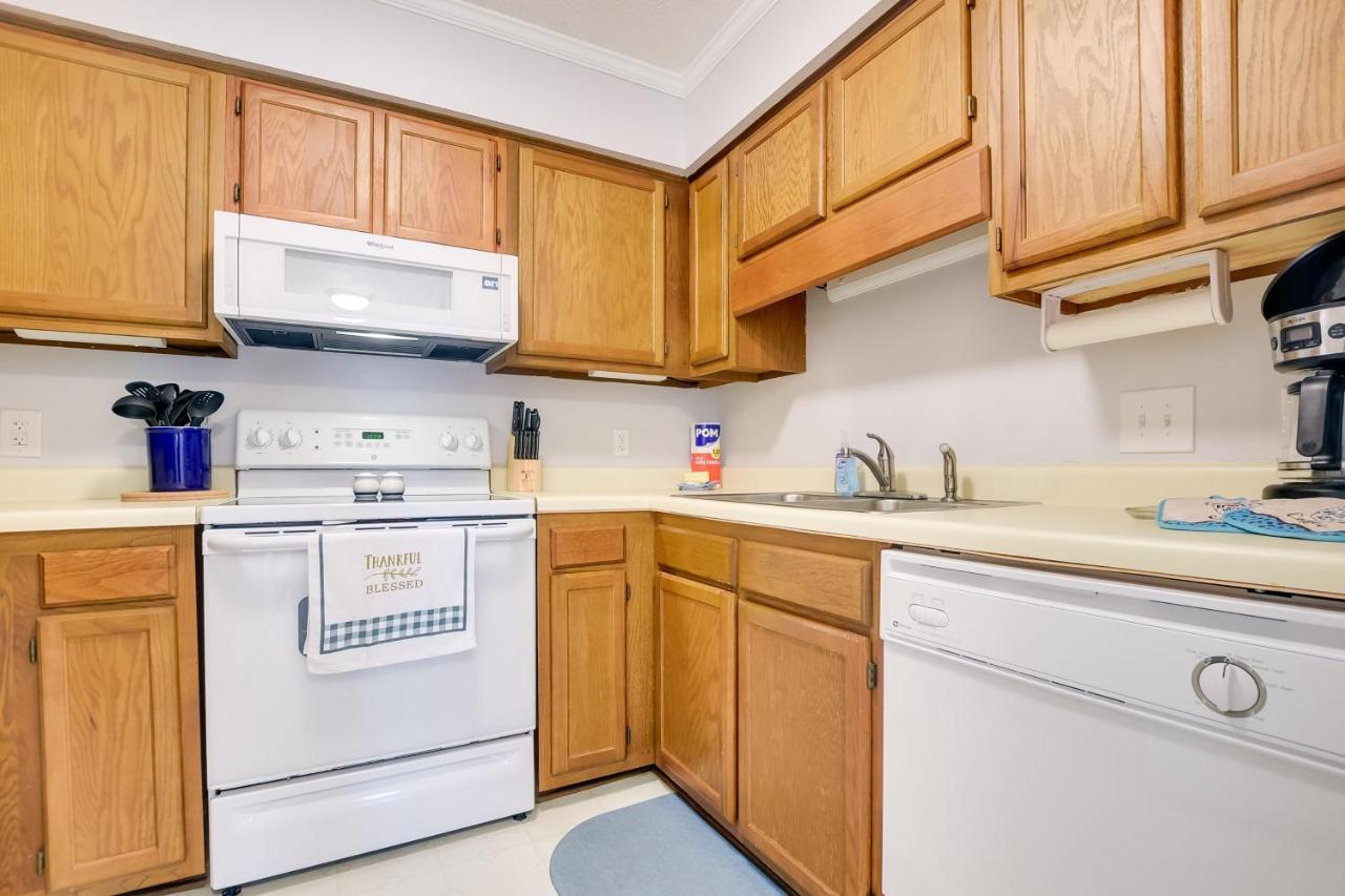 Sunny Condo - Private Ocean Isle Beach Access! 外观 照片